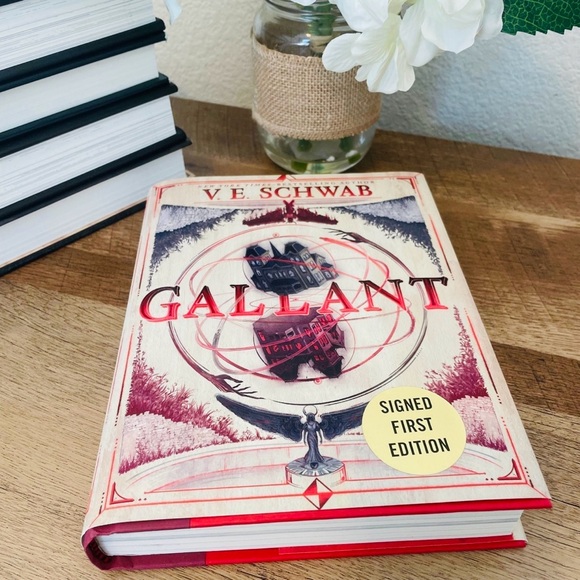 Exclusive Signed First Edition Gallant by V. E. Schwab - Picture 3 of 12